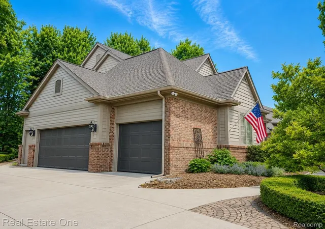 2nd image of 1793 Skyline Dr, Rochester Hills, MI 48306 | MLS# 20261061411