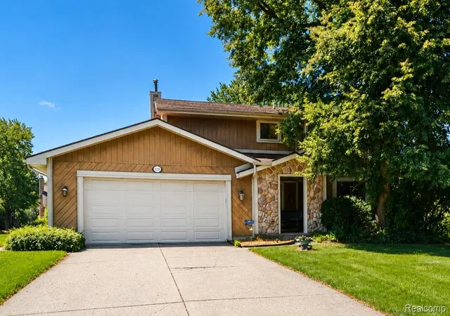 1st image of 22783 Shadowglen Dr, Farmington Hills, MI 48335 | MLS# 20261061413