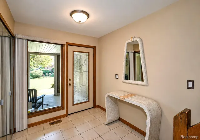 Photo 3 of Single family home for sale at 22783 Shadowglen Dr, Farmington Hills, MI 48335 | MLS# 20261061413 | Listing updated on 2026-09-13