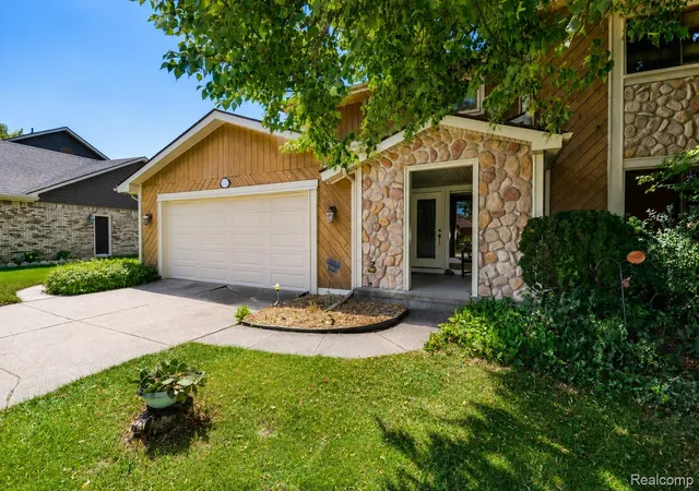 48th image of 22783 Shadowglen Dr, Farmington Hills, MI 48335 | MLS# 20261061413