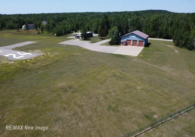 4th image of 8496 Birchbark Dr, Mancelona, MI 49659 | MLS# 61050217408