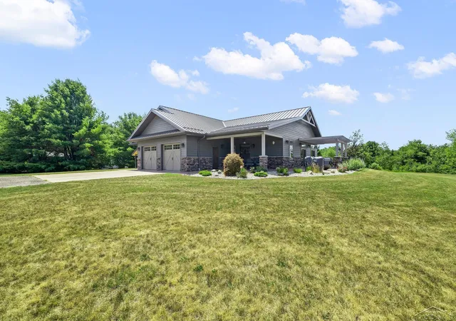 1st image of 6323 Ward Rd, Sterling, MI 48659 | MLS# 61050217410