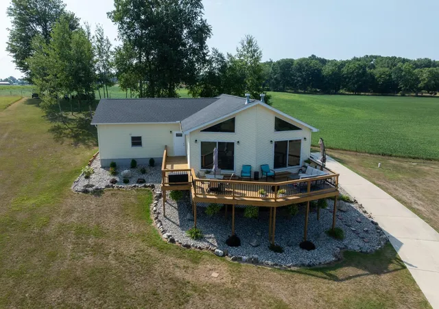 2nd image of 1201 S Clubhouse Dr, Weidman, MI 48893 | MLS# 79080071930