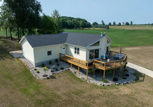 Photo 3 of Single family home for sale at 1201 S Clubhouse Dr, Weidman, MI 48893 | MLS# 79080071930 | Listing updated on 2026-09-06