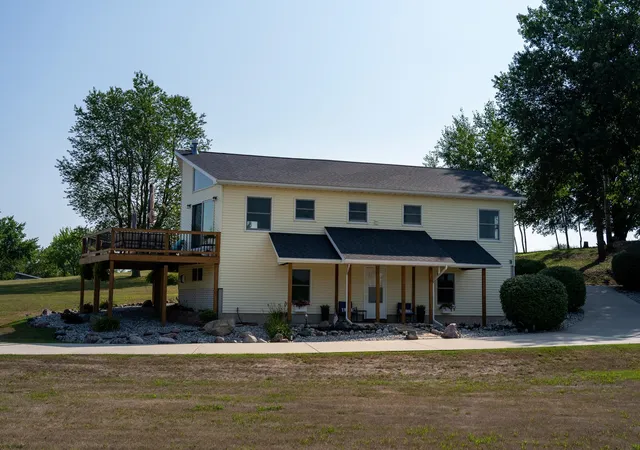 Photo 3 of Single family home for sale at 1201 S Clubhouse Dr, Weidman, MI 48893 | MLS# 79080071930 | Listing updated on 2026-09-06