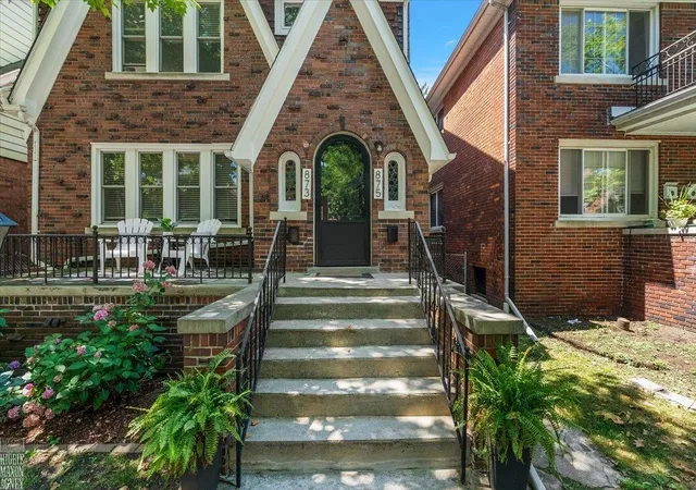 2nd image of 873 875 Beaconsfield Ave, Grosse Pointe, MI 48230 | MLS# 58050217406