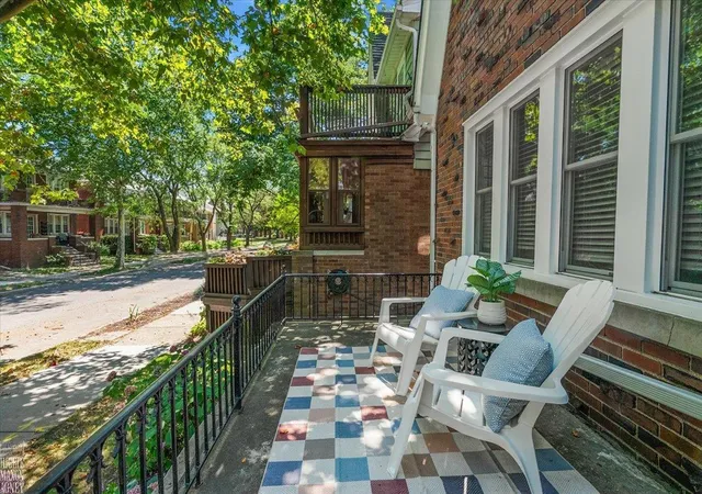 3rd image of 873-875 Beaconsfield Ave, Grosse Pointe, MI 48230 | MLS# 58050217406