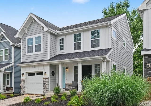 2nd image of 723 Meadow Dr, South Haven, MI 49090 | MLS# 69026040578
