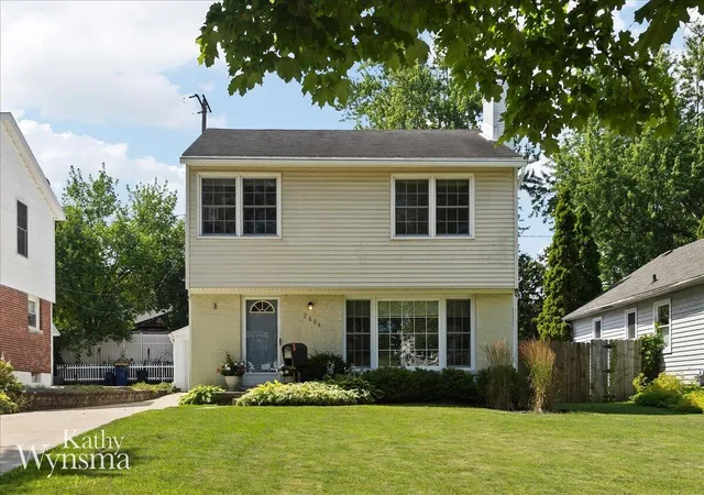 image of 2604 Se Richards Dr Se, East Grand Rapids City Kent, MI 49506 | MLS# 65026040587