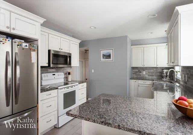 image of 2604 Se Richards Dr Se, East Grand Rapids City Kent, MI 49506 | MLS# 65026040587