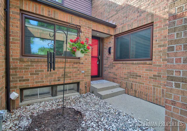 image of 200 Heritage Commons St Se, Grand Rapids City Kent, MI 49503 | MLS# 65026040580