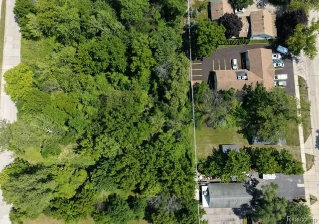 3rd image of 8120 Macomb St, Grosse Ile, MI 48138 | MLS# 20261061451