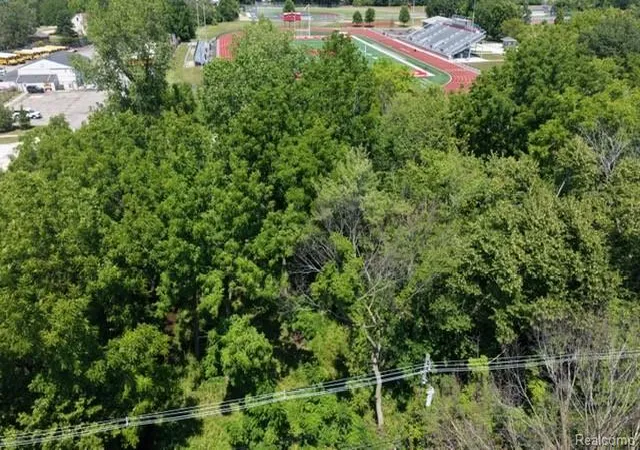 4th image of 8120 Macomb St, Grosse Ile, MI 48138 | MLS# 20261061451