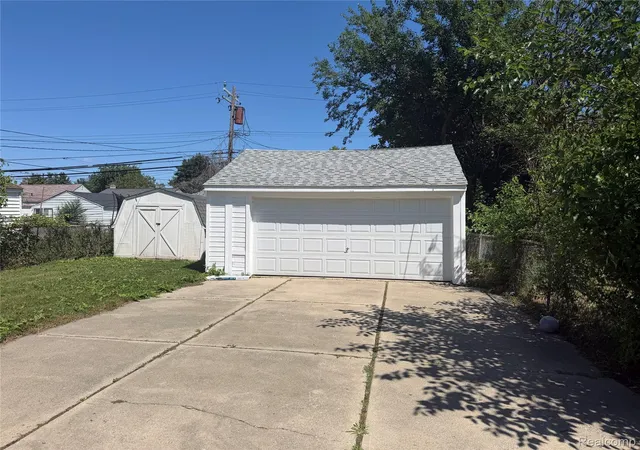 Photo 3 of Single family home for sale at 16767 Lincoln Ave, Eastpointe, MI 48021 | MLS# 20261061454 | Listing updated on 2026-08-05