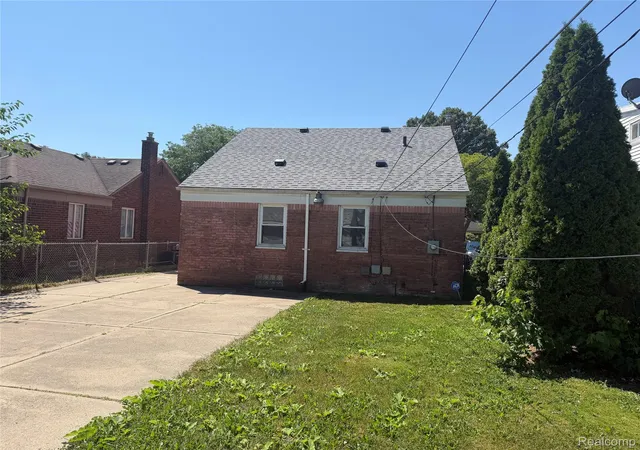 Photo 3 of Single family home for sale at 16767 Lincoln Ave, Eastpointe, MI 48021 | MLS# 20261061454 | Listing updated on 2026-08-05