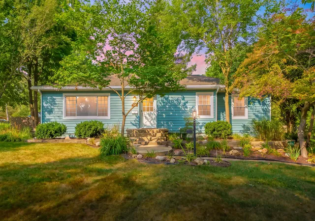 1st image of 1028 Ferndale Ave, Kalamazoo, MI 49001 | MLS# 66026040596