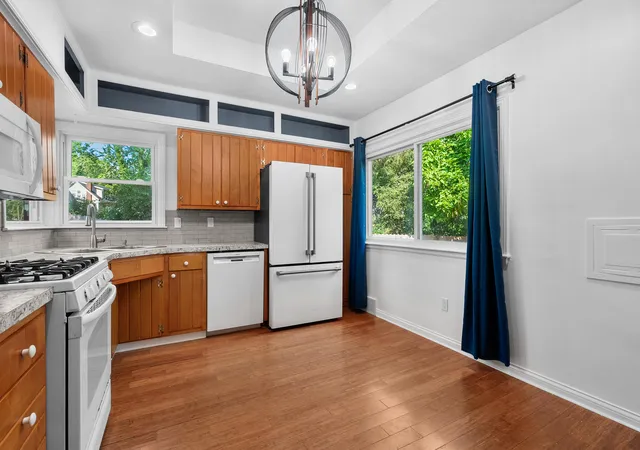 5th image of 1028 Ferndale Ave, Kalamazoo, MI 49001 | MLS# 66026040596