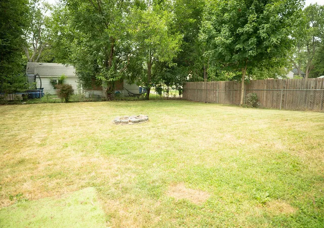 25th image of 917 Clearview St, Kalamazoo, MI 49048 | MLS# 66026040593