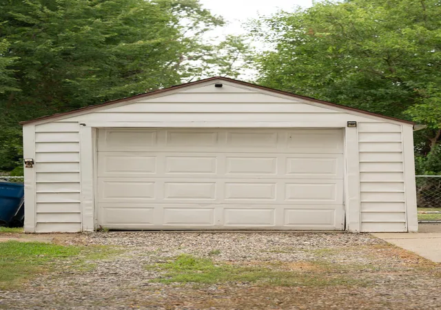 4th image of 917 Clearview St, Kalamazoo, MI 49048 | MLS# 66026040593