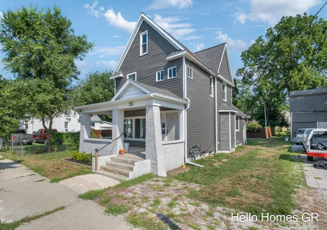 Photo 3 of Multi family home for sale at 39 Fair St Se, Grand Rapids, MI 49507 | MLS# 65026040594 | Listing updated on 2026-08-05