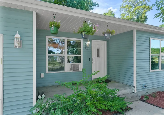Photo 2 of Single family home for sale at 5173 Palmer Pl, Traverse City, MI 49685 | MLS# 78080071933 | Listing updated on 2026-09-17