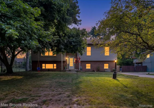 Photo 1 of Single family home for sale at 1753 Weymouth St, West Bloomfield, MI 48324 | MLS# 20261061463 | Listing updated on 2026-09-14