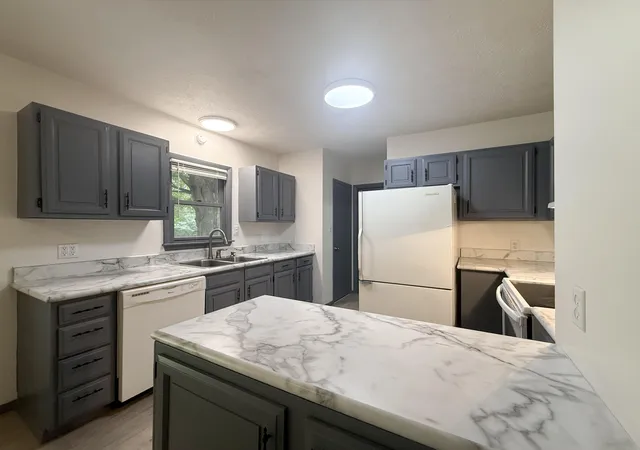 3rd image of 30417 Us-12, Niles, MI 49120 | MLS# 69026040597