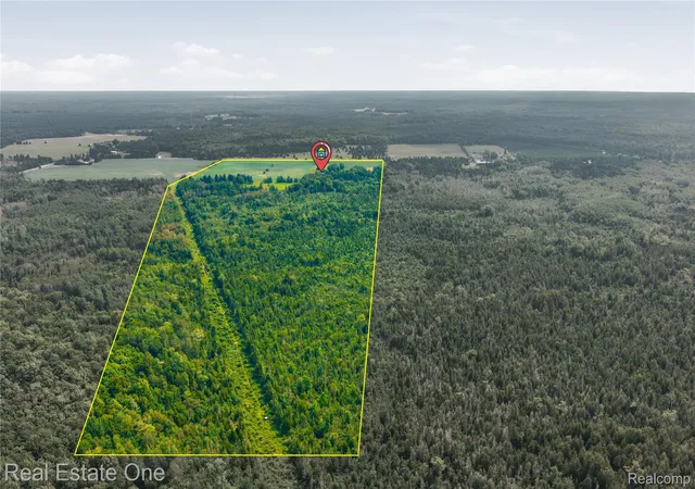 Photo 3 of Single family home for sale at 2643 N Gulliver Rd, Gulliver, MI 49840 | MLS# 20261061470 | Listing updated on 2026-08-29