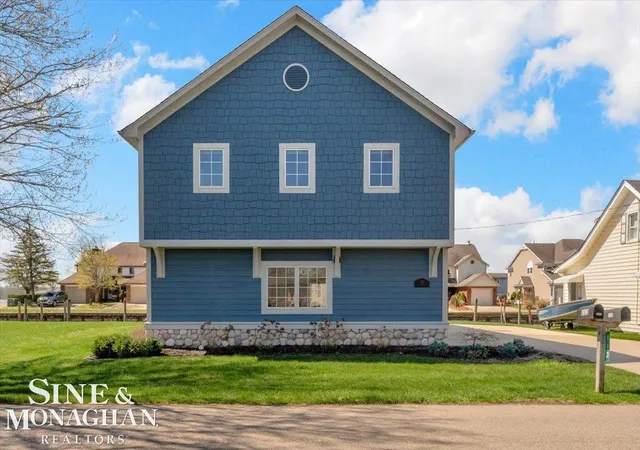 Photo 1 of Single family home for sale at 113 Roselawn St, Algonac, MI 48001 | MLS# 58050217425 | Listing updated on 2026-08-29