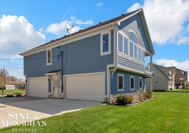 Photo 2 of Single family home for sale at 113 Roselawn St, Algonac, MI 48001 | MLS# 58050217425 | Listing updated on 2026-08-29