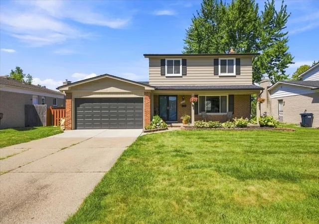 2nd image of 33929 Timmy Dr, Sterling Heights, MI 48310 | MLS# 81026040608