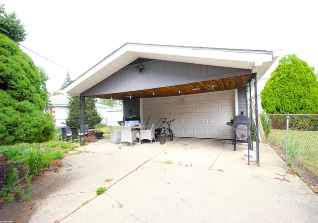 Photo 3 of Single family home for sale at 24914 Raven Ave, Eastpointe, MI 48021 | MLS# 58050217429 | Listing updated on 2026-08-21