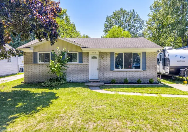 1st image of 1113 Summer St, Algonac, MI 48001 | MLS# 58050217432