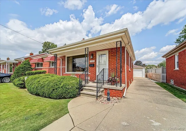 3rd image of 17404 Leslie Ave, Allen Park, MI 48101 | MLS# 20261061490
