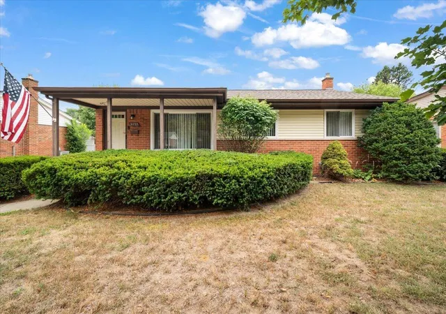 2nd image of 31733 Pembroke St, Livonia, MI 48152 | MLS# 81026040617