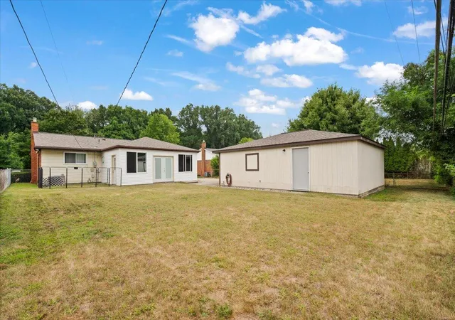 38th image of 31733 Pembroke St, Livonia, MI 48152 | MLS# 81026040617