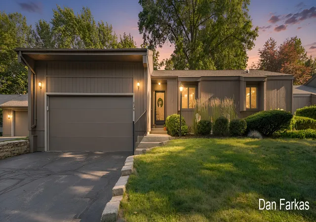 3rd image of 834 Brook Village Ct, Holland, MI 49423 | MLS# 65026040614
