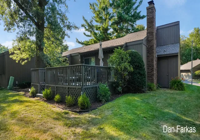 4th image of 834 Brook Village Ct, Holland, MI 49423 | MLS# 65026040614