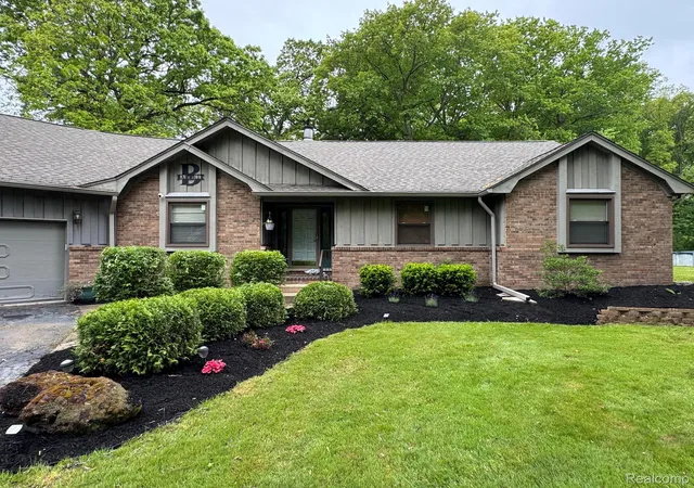 Photo 1 of Sale Pending at 37931 Shoreline Dr, Harrison Charter Township Macomb, MI 48045 | MLS# 20261061493 | Listing updated on 2026-08-22