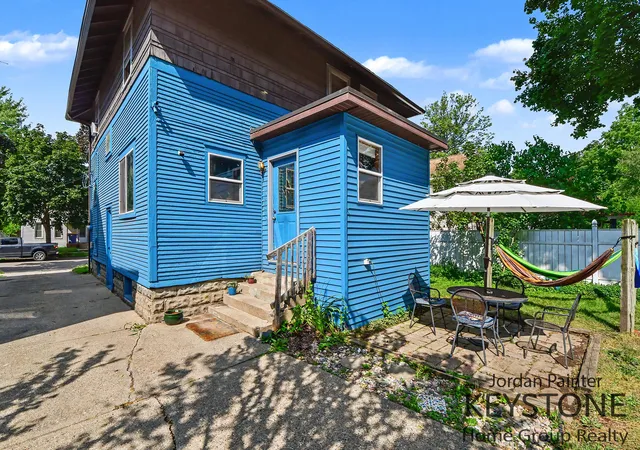28th image of 128 Dale St Ne, Grand Rapids, MI 49505 | MLS# 65026040627
