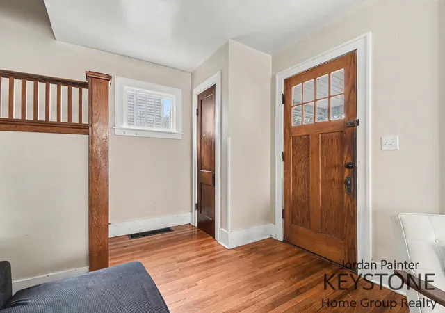 3rd image of 128 Dale St Ne, Grand Rapids, MI 49505 | MLS# 65026040627