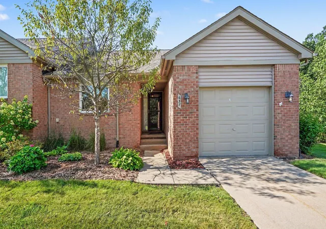 1st image of 637 Bristol Dr, Chelsea, MI 48118 | MLS# 81026040623