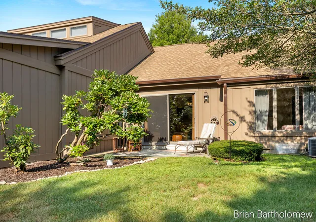 Listing Photo 3 - Condo for sale in building located at 851 Millbridge Ave, Holland, MI 49423