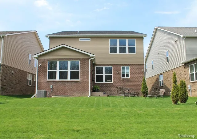 4th image of 860 Backshore Dr, Canton, MI 48187 | MLS# 20261061511