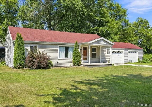3rd image of 5161 Parker Rd, Fort Gratiot, MI 48059 | MLS# 20261061513