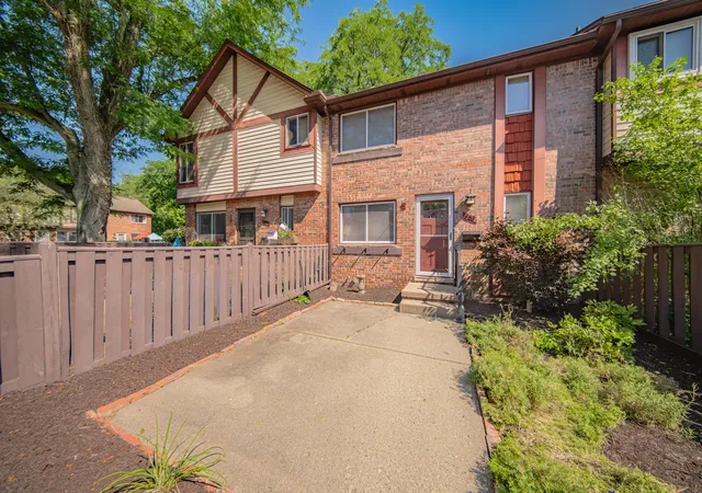 3rd image of 963 Terrace Ln N, Ypsilanti Charter Township Washtenaw, MI 48198 | MLS# 81026040637