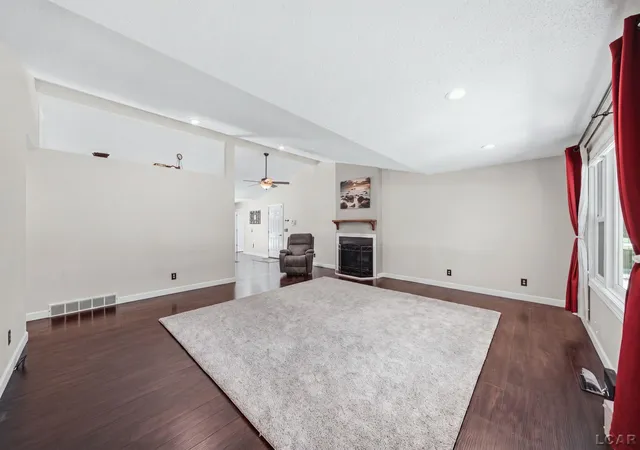 Photo 3 of Single family home for sale at 2915 Lee Marie Dr, Adrian, MI 49221 | MLS# 56050217440 | Listing updated on 2026-09-14