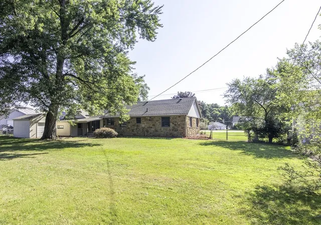3rd image of 55132 M 51 N, Dowagiac, MI 49047 | MLS# 66026040644