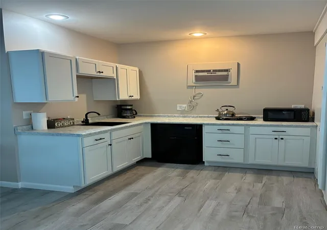 26th image of 2737 N Lakeview Dr, Sanford, MI 48657 | MLS# 20261061533