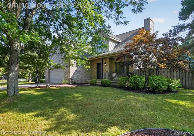 Photo 1 of Sale Pending at 13071 Sherrington Dr, Dewitt, MI 48820 | MLS# 20261061536 | Listing updated on 2026-08-22